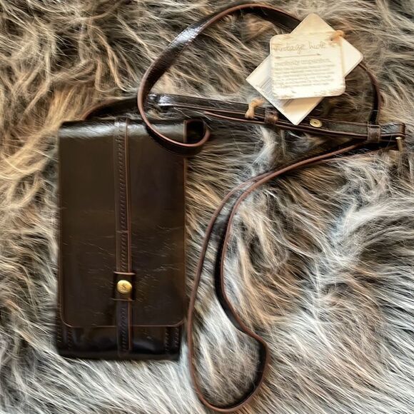 HOBO Token Black Leather Wallet Crossbody NEW with Tags - Picture 5 of 6